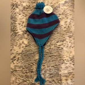 NWT blue and purple fleece lined pompom hat with strings